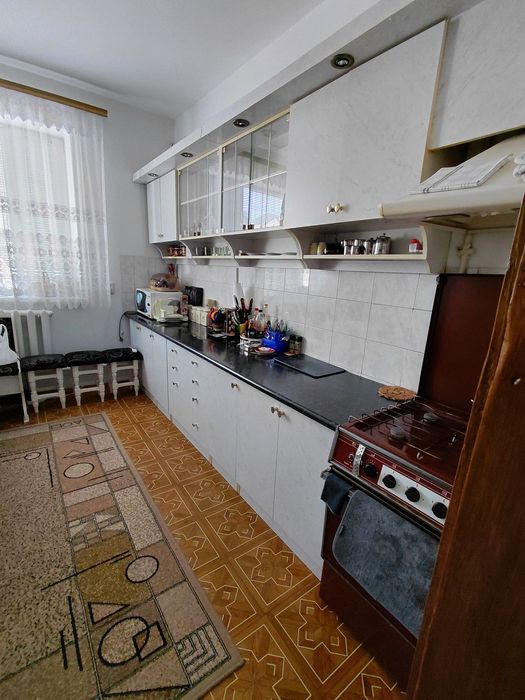 Кухня світлого кольору