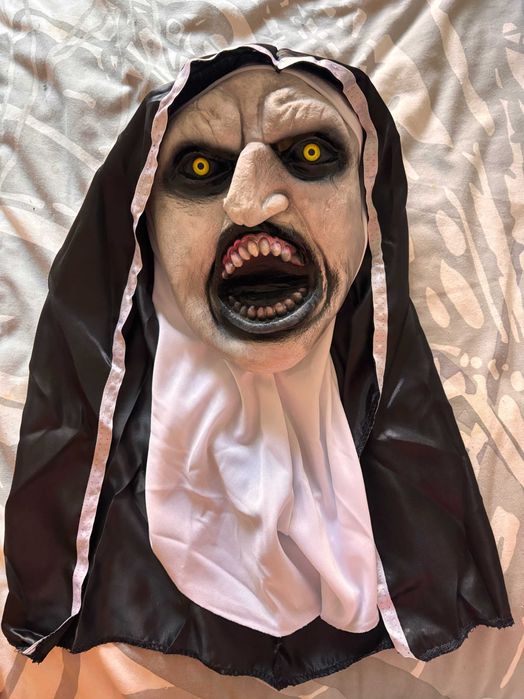 Máscara Freira nova
