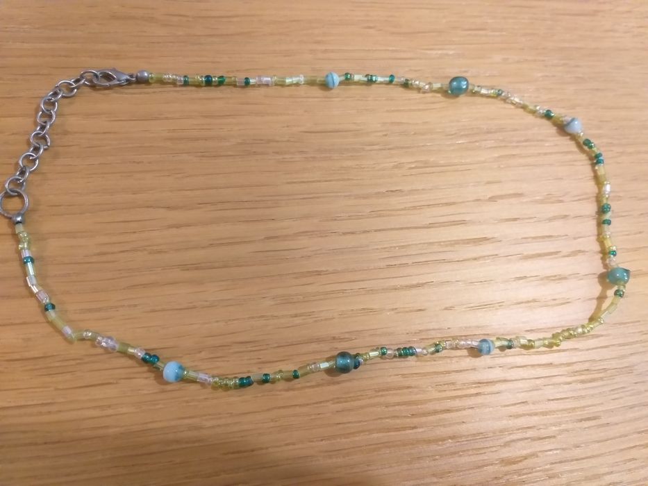 Colar em missangas (novo)