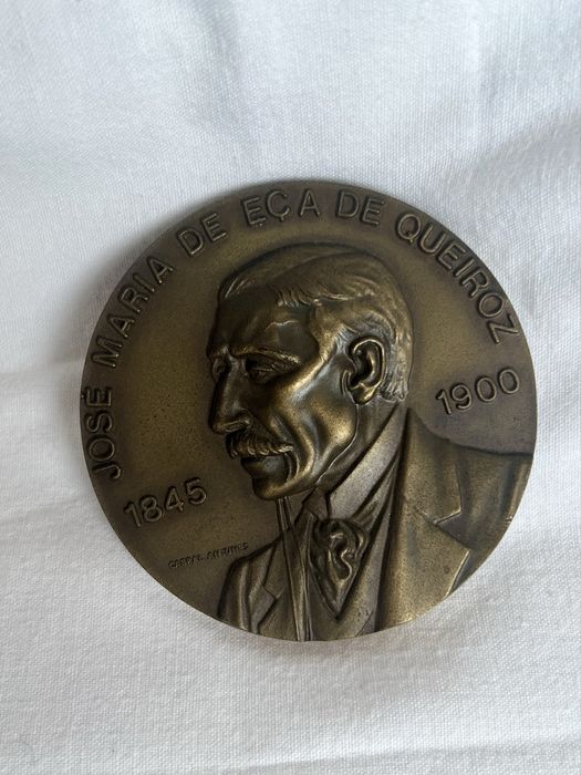 Medalha bronze Eça de Queiroz - escultor Cabral Antunes
