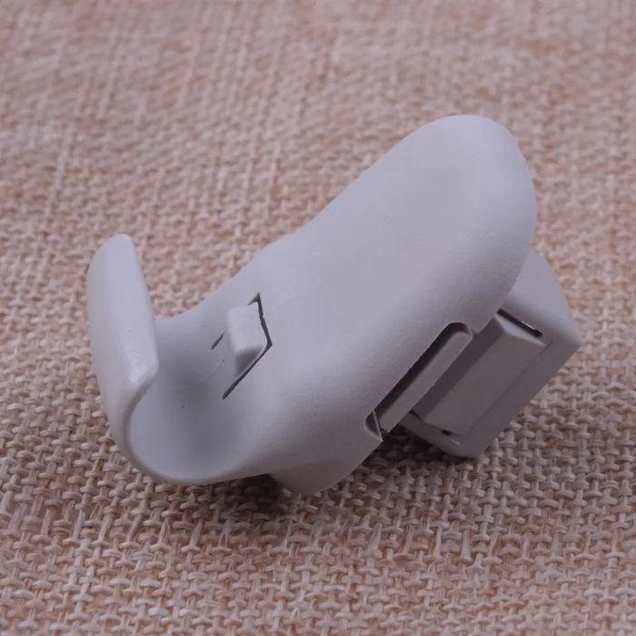 Clip fixador da pala do sol mazda 3 5 e 6