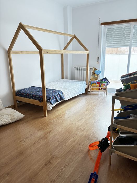 Cama casinha com colchao