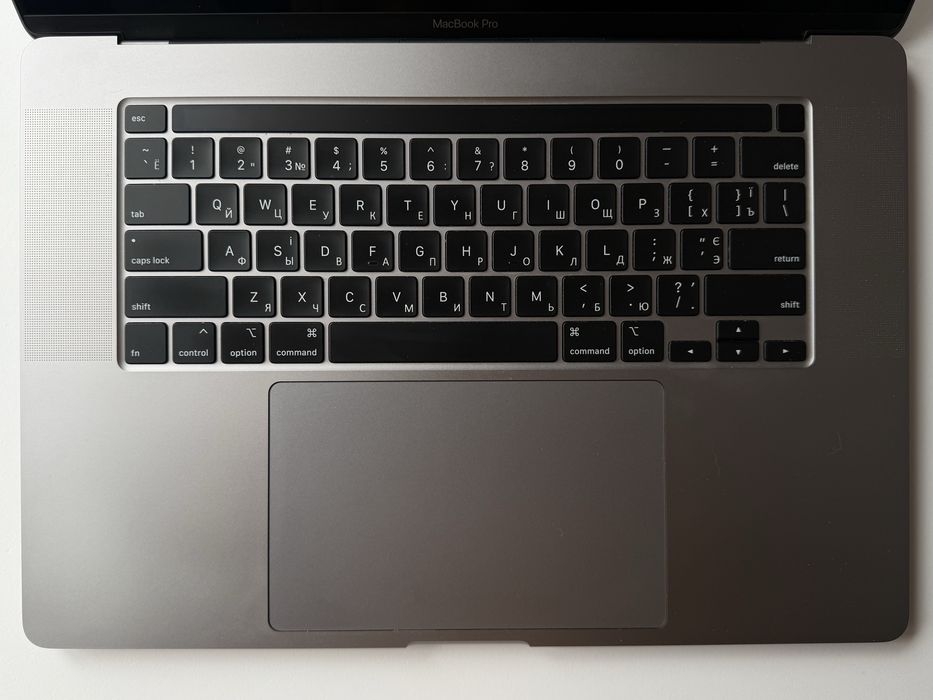 MacBook Pro 16" 2019 i9 16GB 1TB AMD 5500M повний комплект