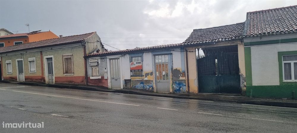 Moradia para Restaurar T2 - Ribeira de Frades - Coimbra/Venda