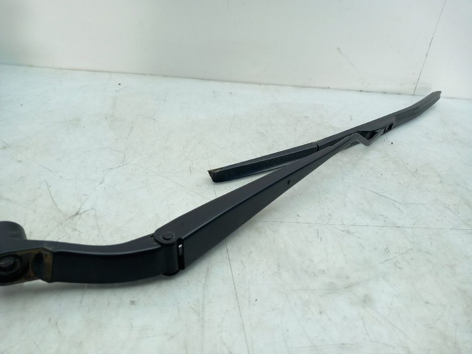 Haste / braço de escova limpa vidros frente direita NISSAN Micra V (K1
