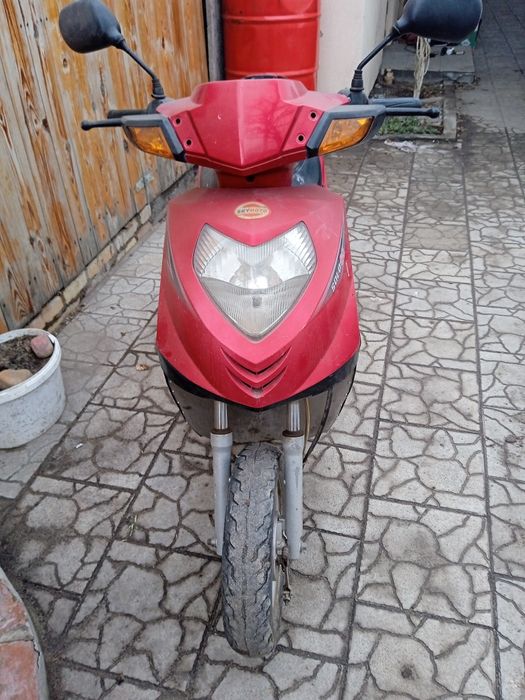 Продам скутер читайте описание