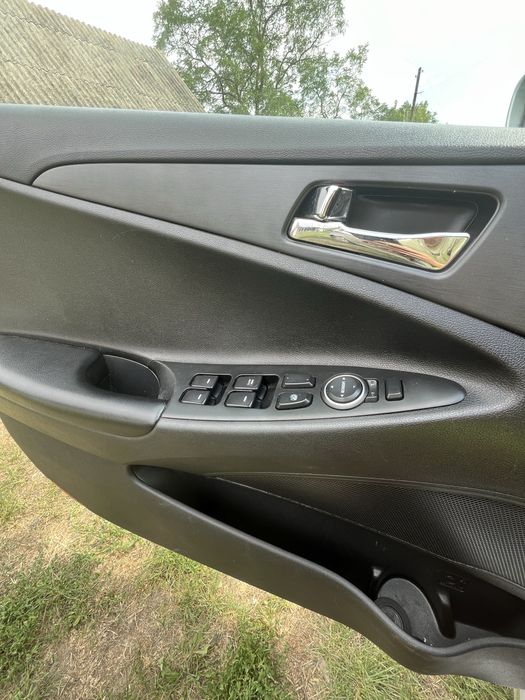 Hyundai sonata y20 2011