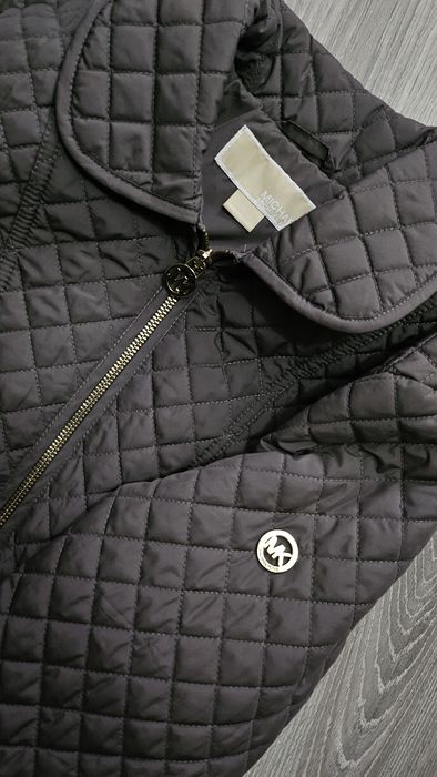 Курточка kors  легенька