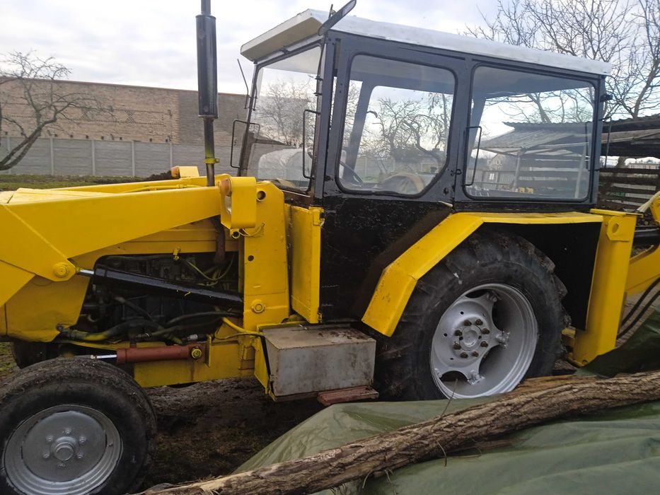 ostrowek koparko-ladowarka