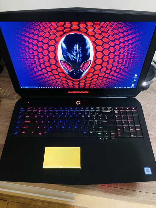 Ігровий ноутбук Alienware DELL
