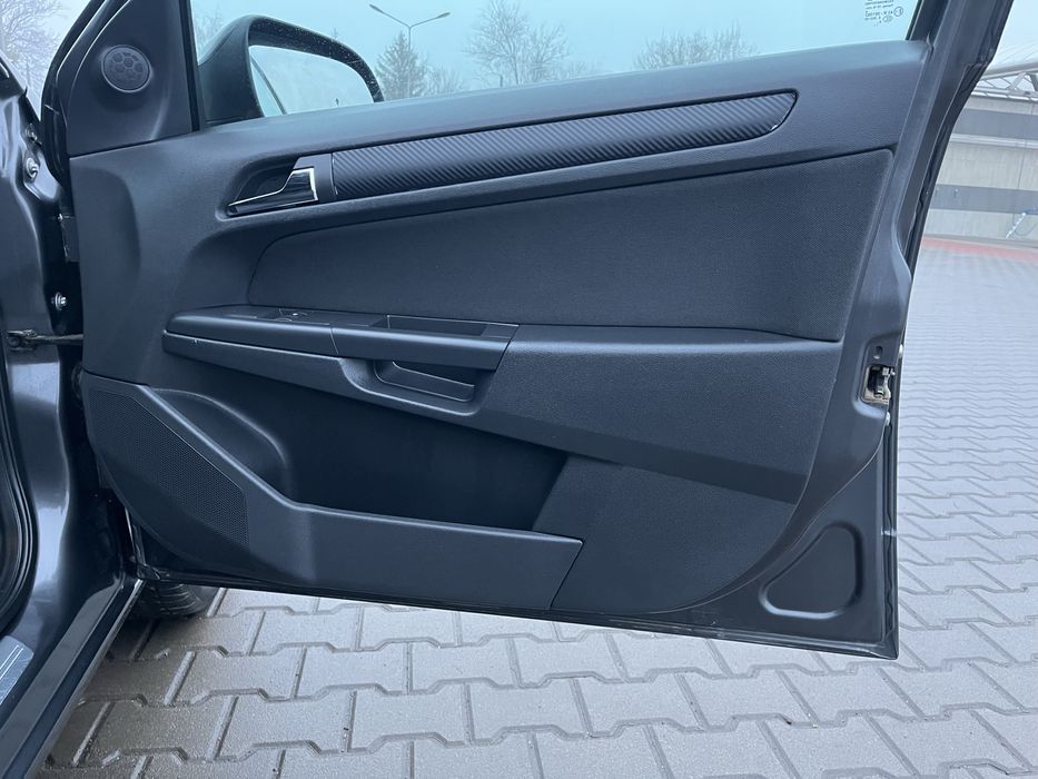 Opel Astra Station Wagon 2010 1.6 бензин