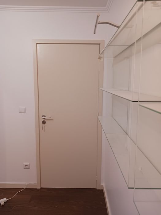 Serviços de pladur,  Remodelação e divisórias - Instalações de portas