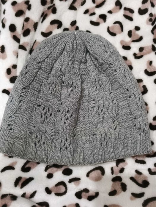 Dwie ciepłe czapki zimowe, wełna, pompon, ażur