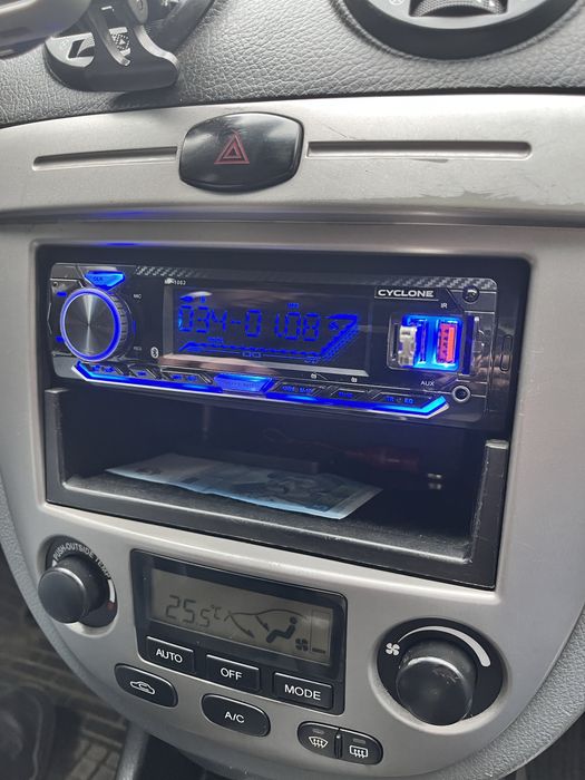 Авто магнитола Cyclone mp-1063