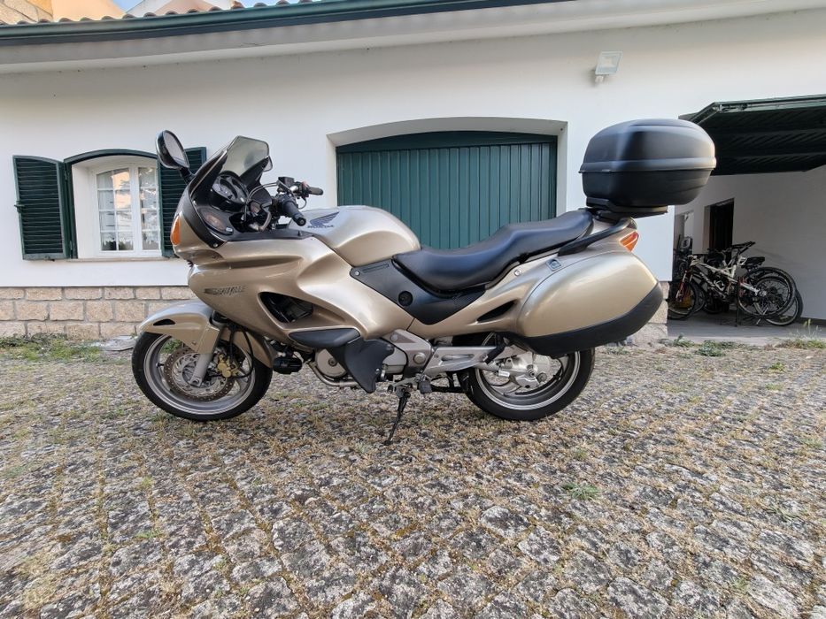 Honda Deauville NT650V