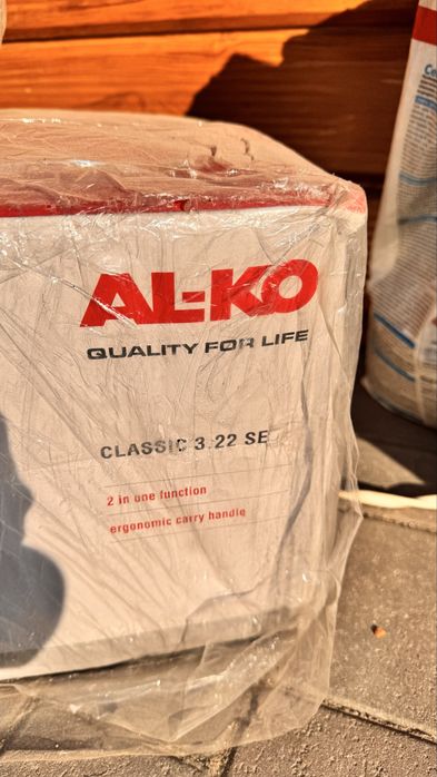 Продам газонокосарку