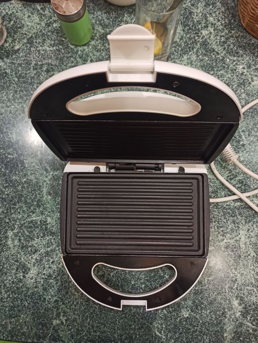 Бутербродниця електрична