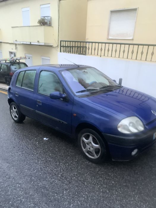 Renault clio.