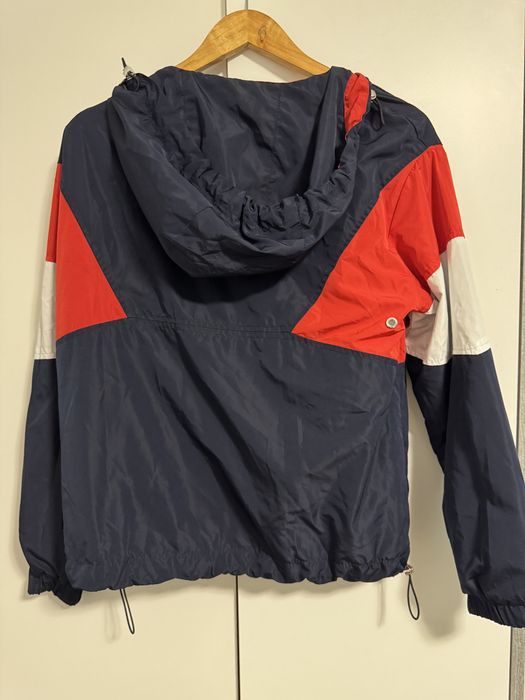 Куртка анорак від Bershka