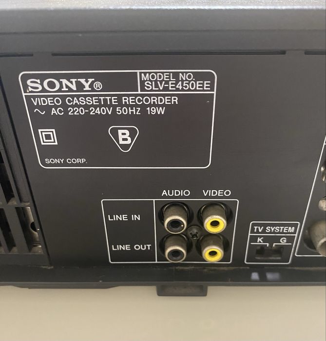 Відеомагнітофон Sony SLV-E450EE + оригінальний пульт