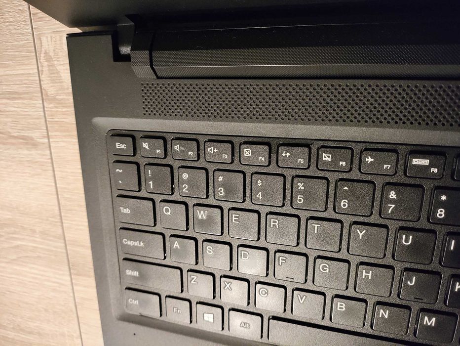 Lenovo IdeaPad 100-15ibd Win 11 1,5TB, i5-5200U, 8GB ram, GF920MX 2GB,