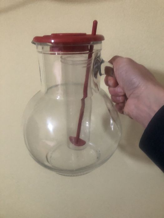 Jarros de vidro para servir bebidas