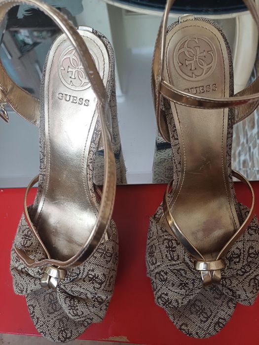 Sandałki Guess 37