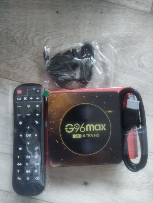 Тв бокс 4/32 новый