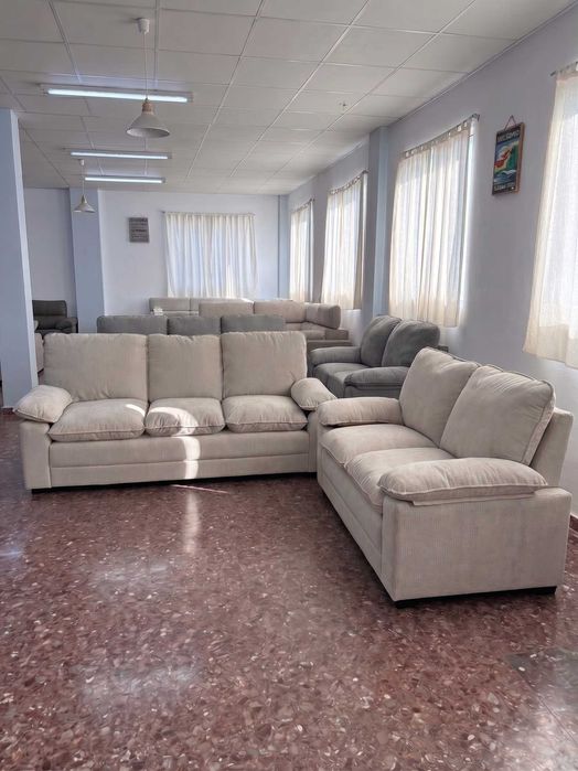 Oportunidade: Conjunto de Sofás 3+2 Novos a Preço de Fábrica