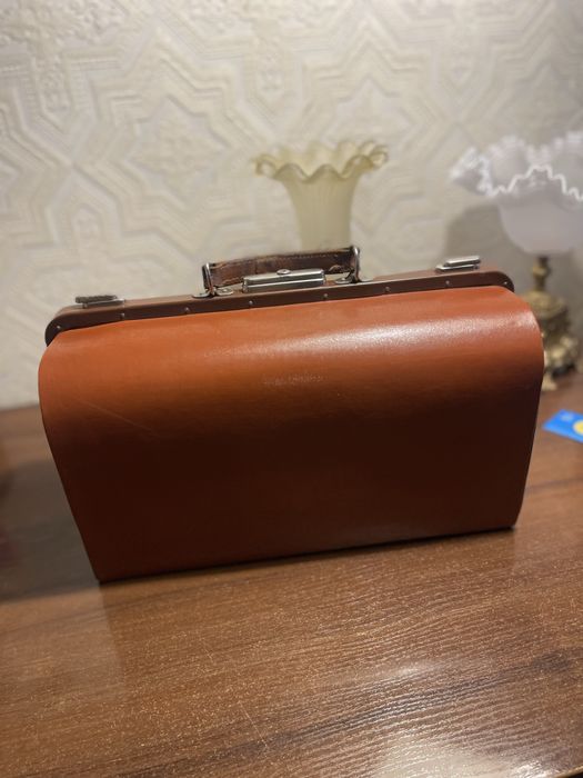 Винтажный саквояж