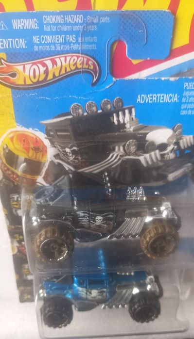 Conjunto 2  Baja bone shaker hot wheels