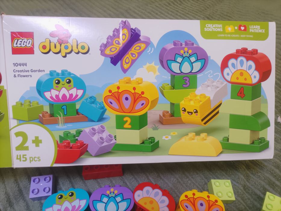 Конструктор LEGO DUPLO Творчий сад і квіти 45 елементів