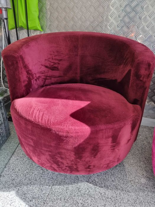 Sofá ANARIC – Modelo JANO – Veludo Bordeaux, com base giratória