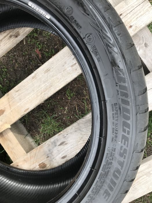 Комплект летних шин 225\45\17 Bridgestone Potenza s001