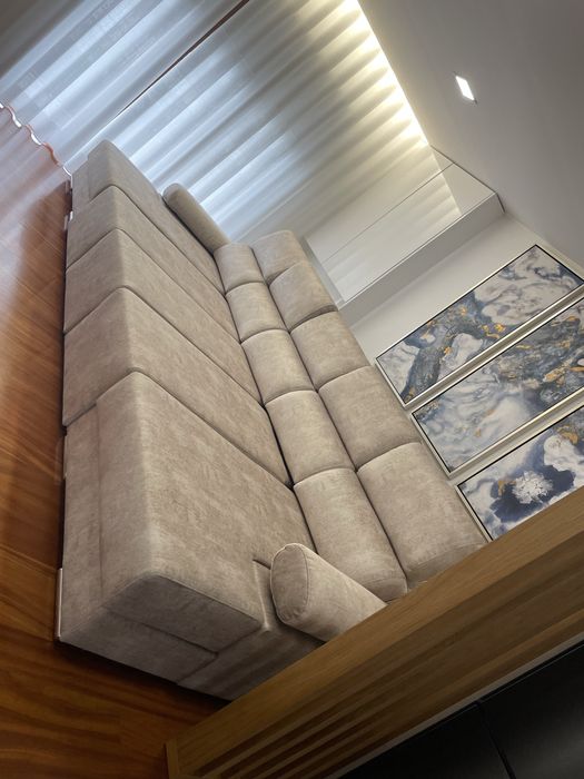 Sofá grande com duas cheise longue.