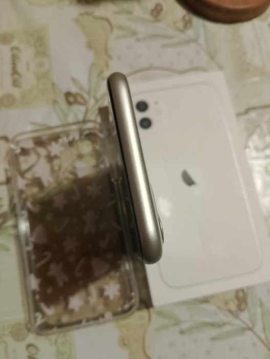 iPhone 11 64 GB biały