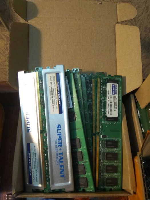 Продам память DDR1 512Mb, DDR2 512Mb, 1024Mb, 1Gb