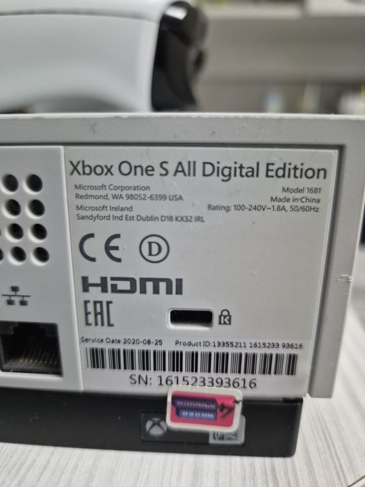 Продам Консоль Xbox one S All Digital Edition
