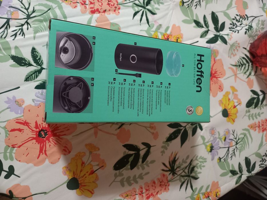 Młynek  do kawy  nowy zapakowany