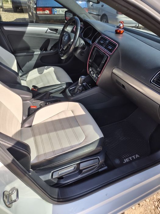 Jetta 2015року 1.8tsi