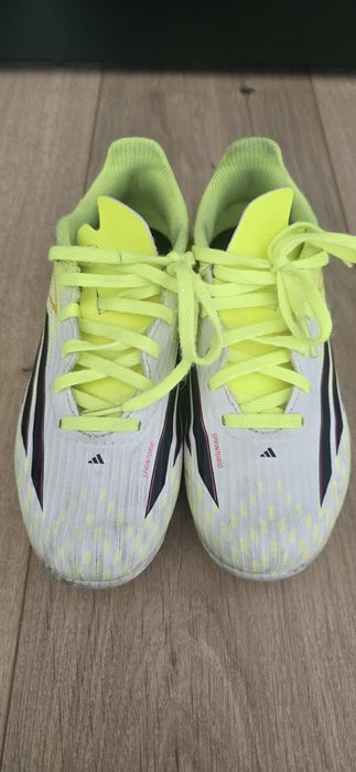 Chuteira adidas criança