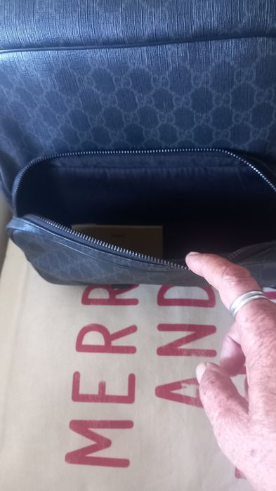 Mochila muito boa.