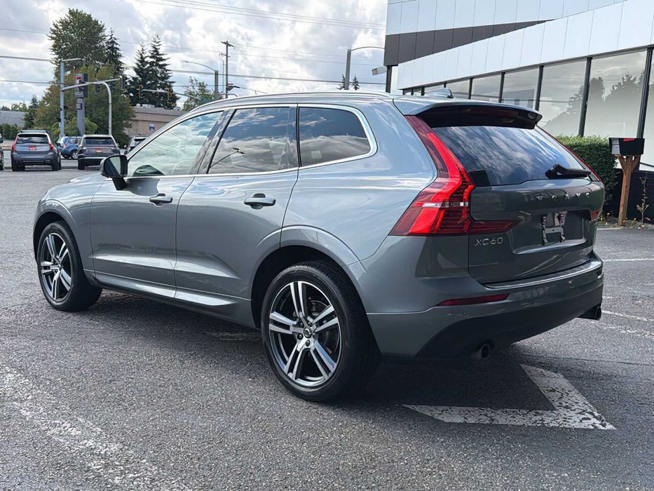 Volvo XC60 T5 Momentum      2020