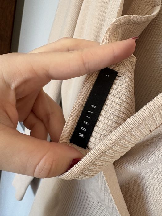 Długa sukienka z rozcięciem, rozmiar L, Mohito