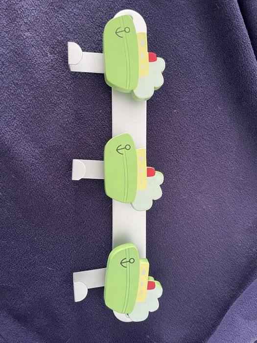 Artigos criança candeeiros, cabides e relógio