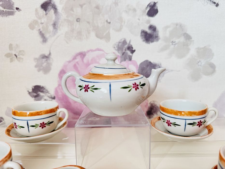 Stary serwis do herbaty, porcelanowe naczynia dla dzieci, vintage