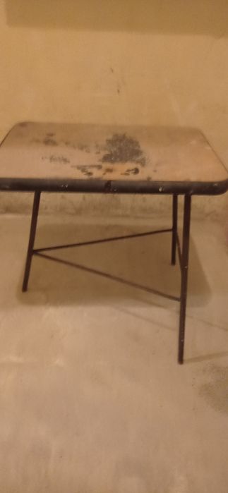Krzesło 3 nogi PRL