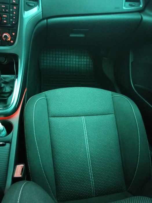Продам Опель Astral j Sport Turer 1.7 cdti