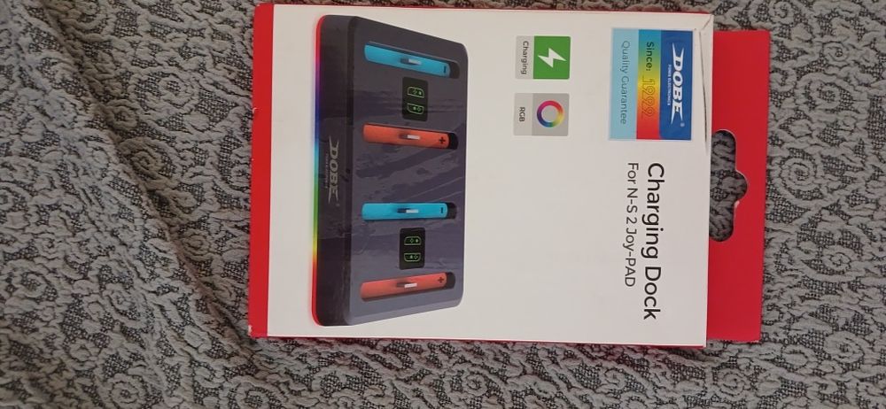 Зарядна док-станція DOBE для 4-х Joy-Con Nintendo Switch (RGB)