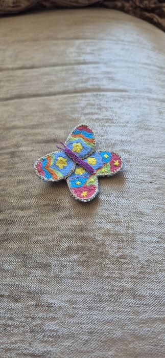Broszka motyl ręczna robota